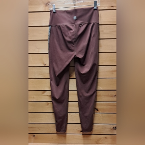 Vuori Workout Leggings - Picture 2 of 2